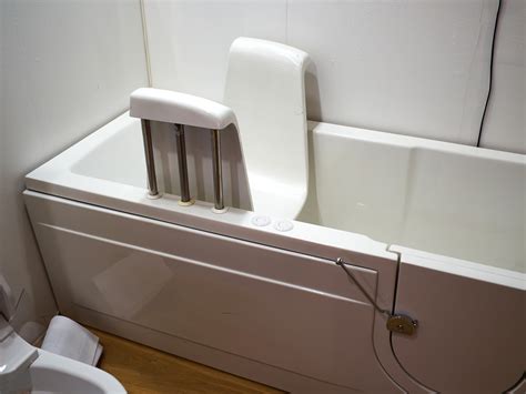 Walk in bathtub for seniors. Things To Know About Walk in bathtub for seniors. 